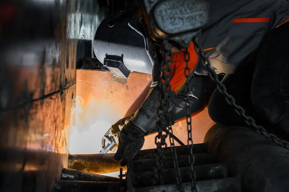 Oxy-fuel cutting a boiler component