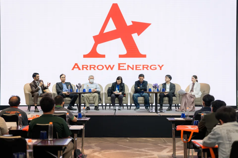 Arrow Energy application engineers answering plant questions on a panel, Bangkok, June 2024